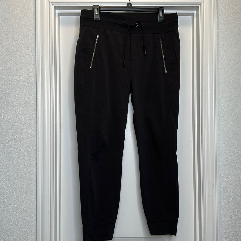 Athleta athletic wear pants, aspire‎ ankle jogger in black size 8